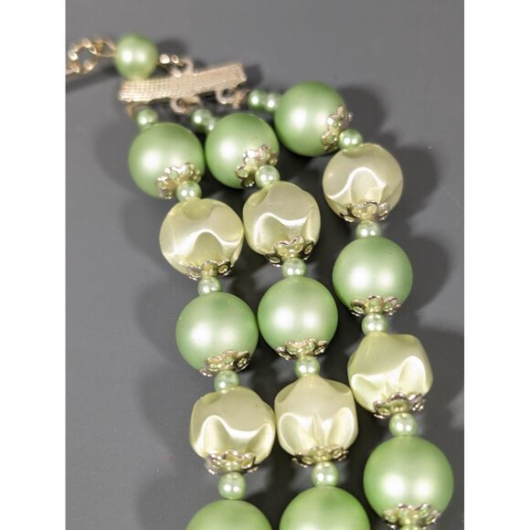 Vintage Japan Green Pearlized Lucite Triple Strand Bib Necklace 21" - Picture 6 of 8